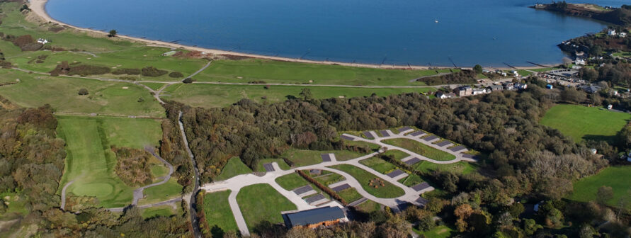 The Tonnau'r Môr caravaning and camping site near Abersoch is situated just 330m from the beach.