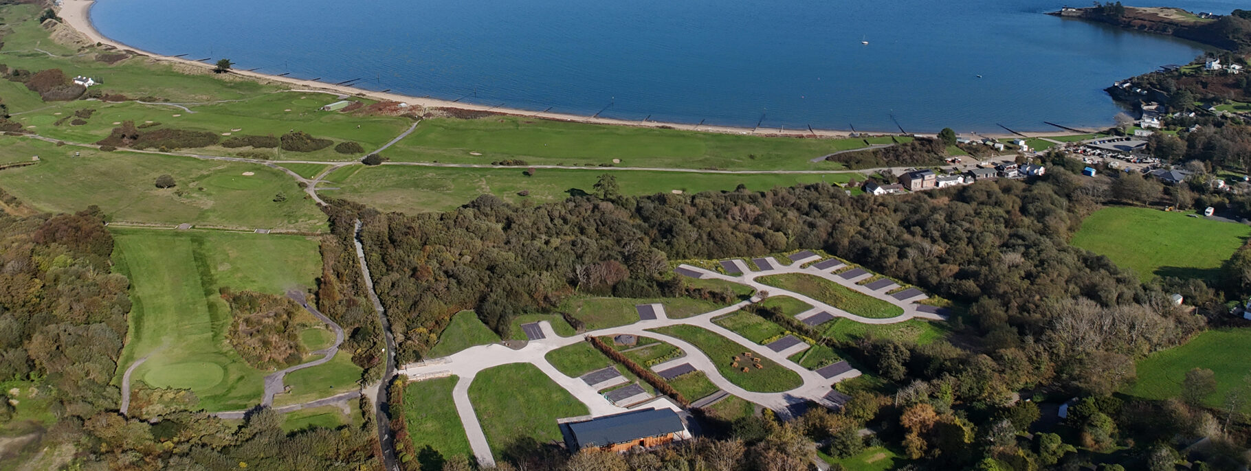 The Tonnau'r Môr caravaning and camping site near Abersoch is situated just 330m from the beach.
