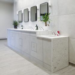 Spacious clean wash area